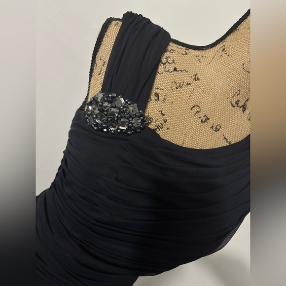 ADRIANA PAPELL Navy Blue Ruched Formal Length Evening Gown W/Broach Size 10. - Picture 4 of 10